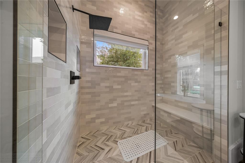 En Venta: $2,749,400 (3 camas, 2 baños, 3393 Pies cuadrados)