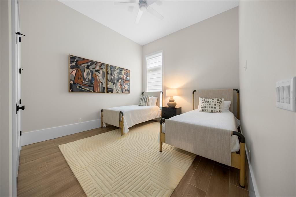 En Venta: $2,749,400 (3 camas, 2 baños, 3393 Pies cuadrados)