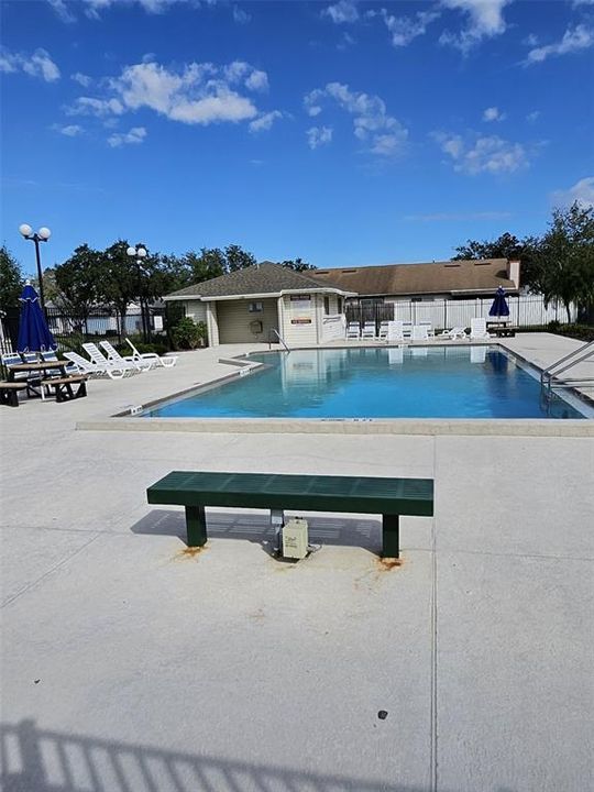 For Rent: $2,095 (3 beds, 2 baths, 1399 Square Feet)