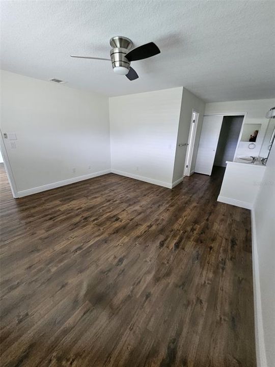 For Rent: $2,095 (3 beds, 2 baths, 1399 Square Feet)