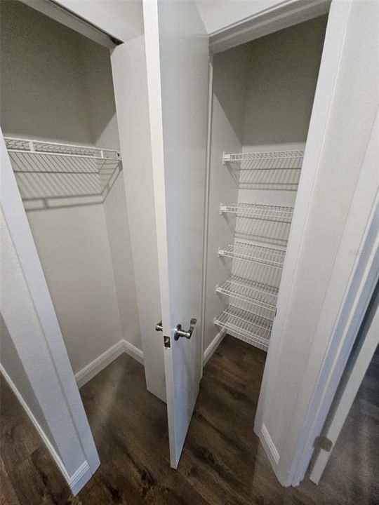 For Rent: $2,095 (3 beds, 2 baths, 1399 Square Feet)