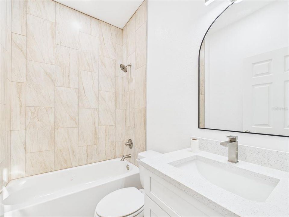 待售: $349,900 (4 贝兹, 3 浴室, 1800 平方英尺)