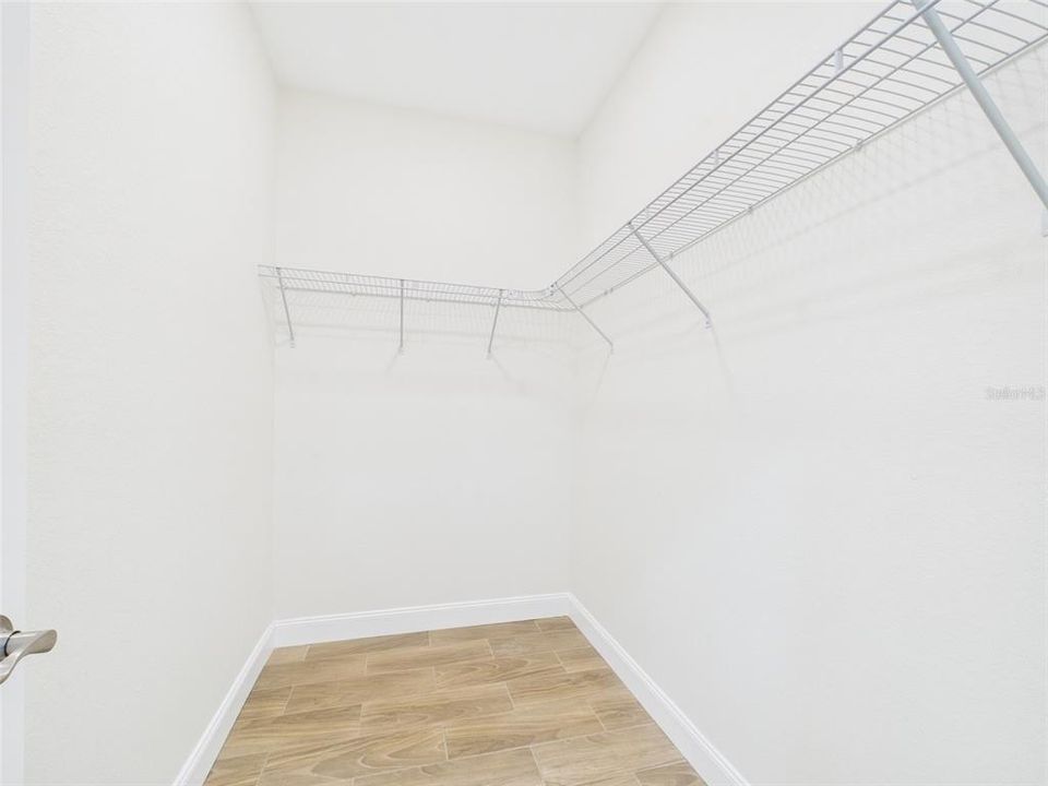 待售: $349,900 (4 贝兹, 3 浴室, 1800 平方英尺)