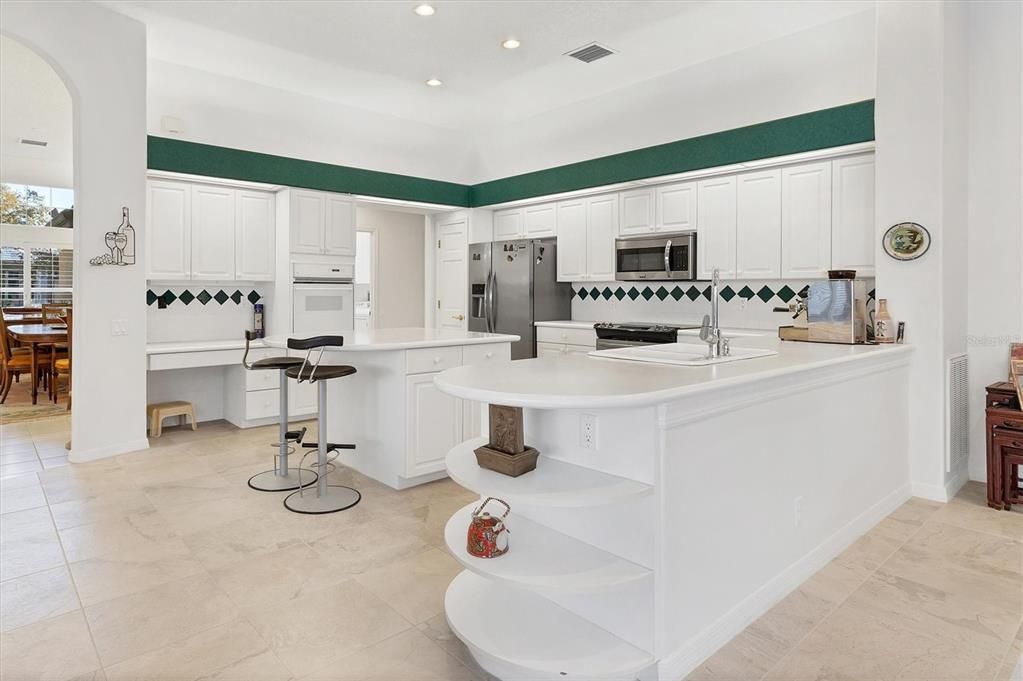 For Sale: $895,000 (4 beds, 3 baths, 3221 Square Feet)