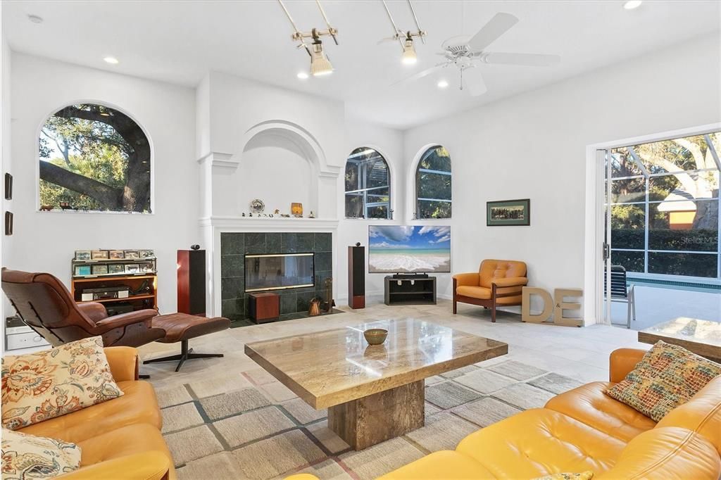 For Sale: $895,000 (4 beds, 3 baths, 3221 Square Feet)