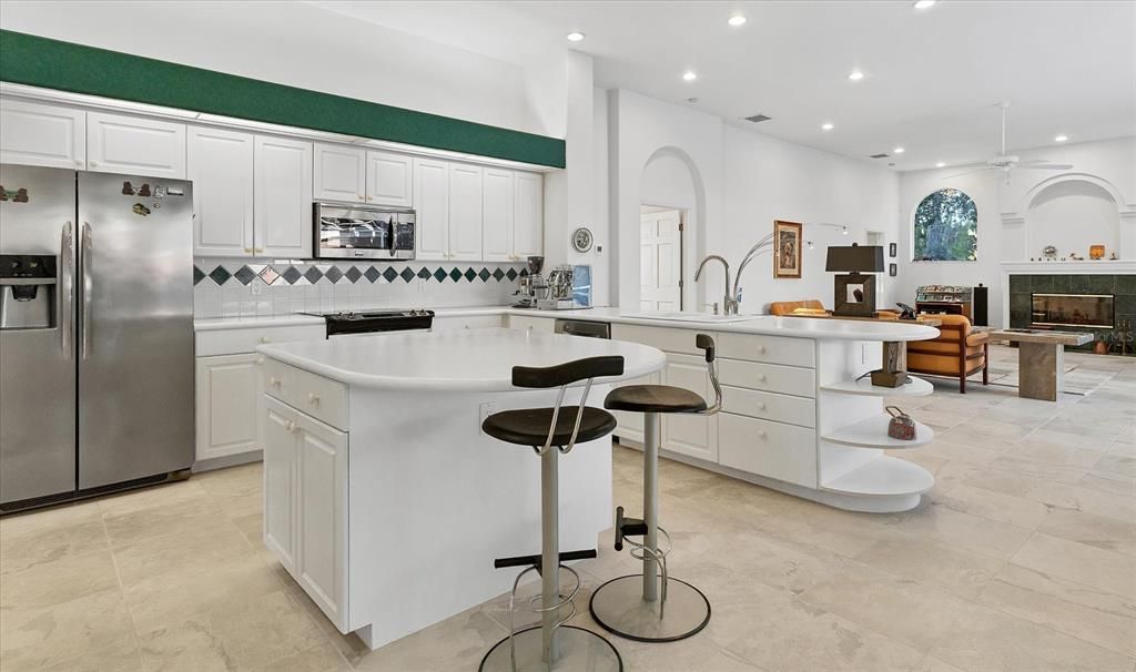 For Sale: $895,000 (4 beds, 3 baths, 3221 Square Feet)