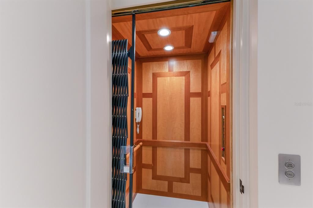 En Venta: $12,830,000 (4 camas, 3 baños, 4982 Pies cuadrados)