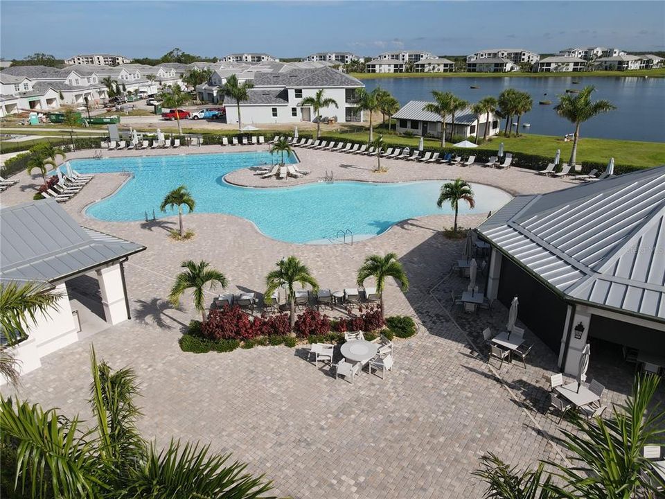 En Venta: $639,999 (4 camas, 3 baños, 2287 Pies cuadrados)