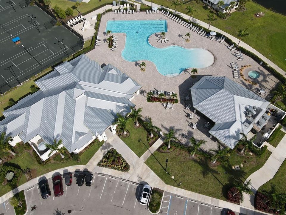 En Venta: $639,999 (4 camas, 3 baños, 2287 Pies cuadrados)