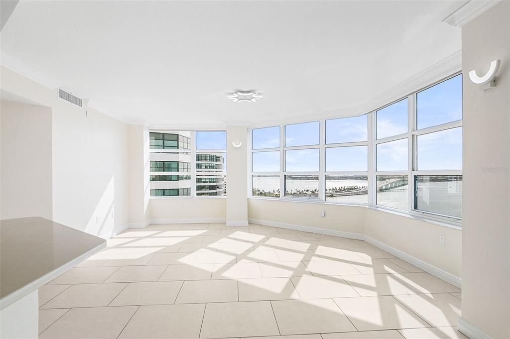 В аренду: $6,500 (2 спален, 2 ванн, 1729 Квадратных фут)