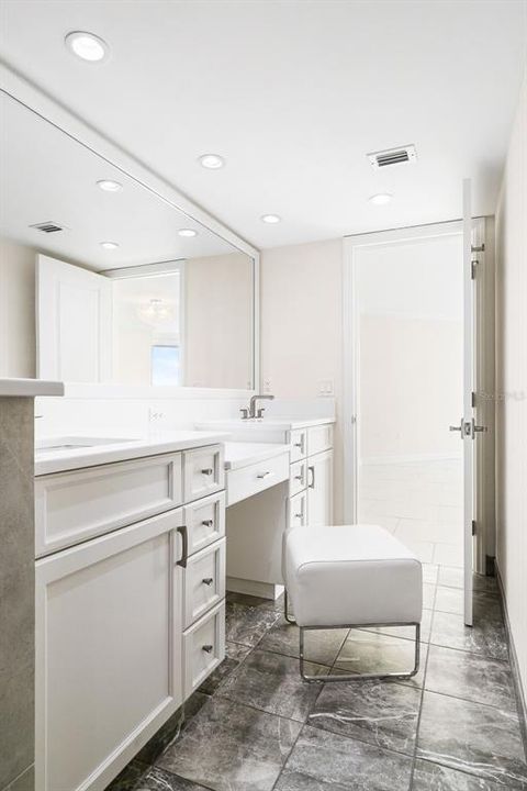 В аренду: $6,500 (2 спален, 2 ванн, 1729 Квадратных фут)