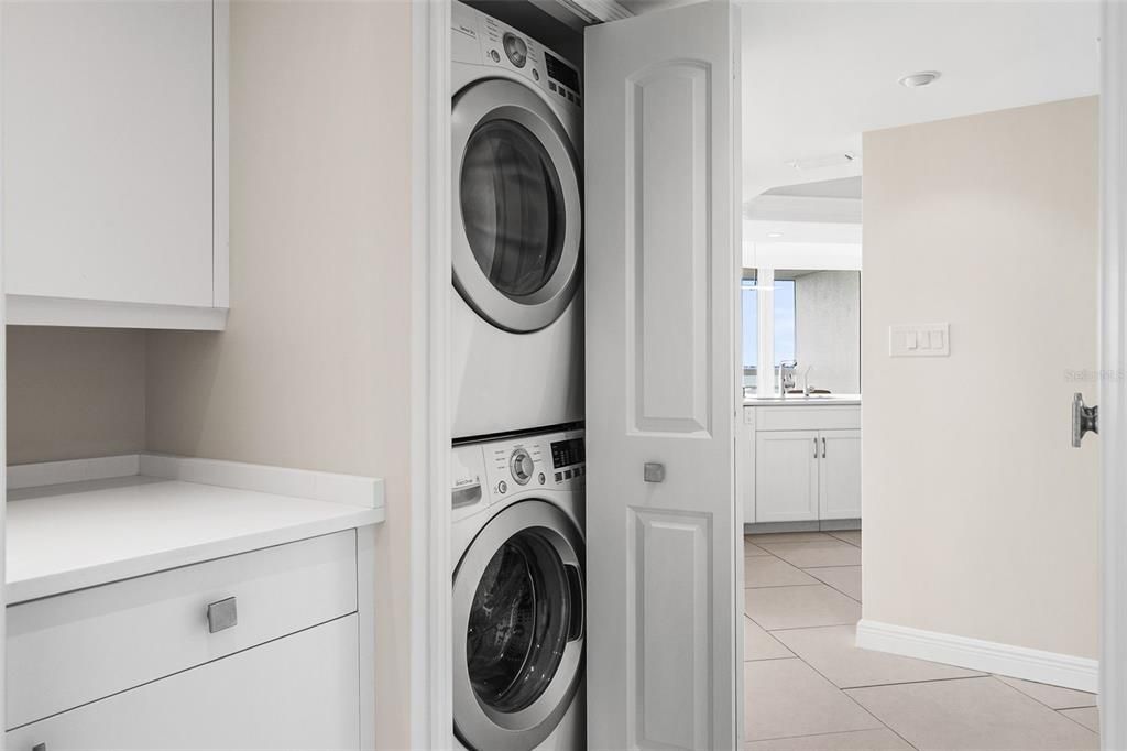 В аренду: $6,500 (2 спален, 2 ванн, 1729 Квадратных фут)