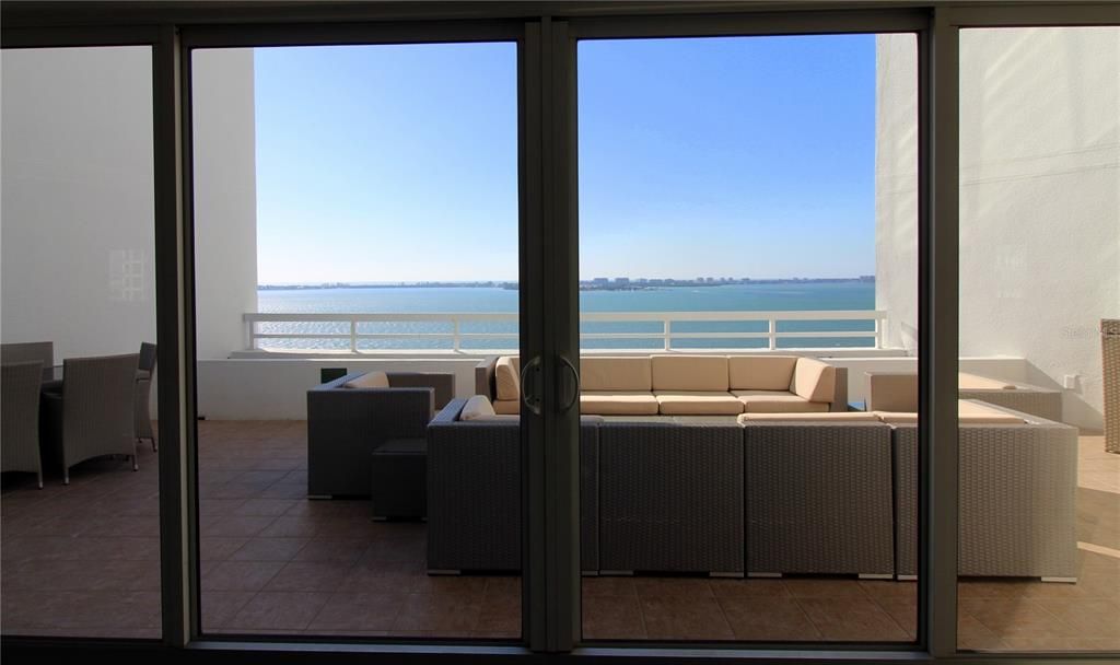 В аренду: $6,500 (2 спален, 2 ванн, 1729 Квадратных фут)