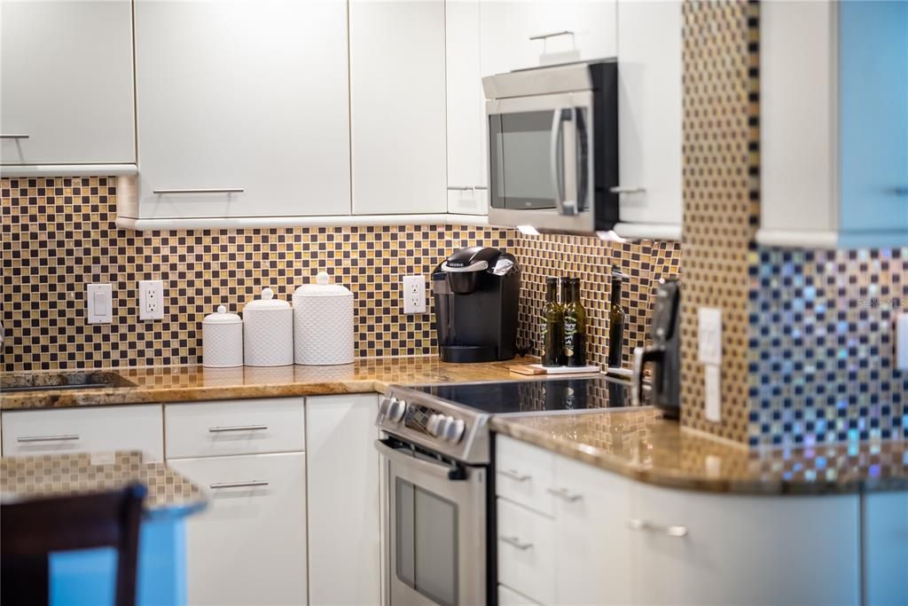 En Venta: $949,900 (2 camas, 2 baños, 1421 Pies cuadrados)