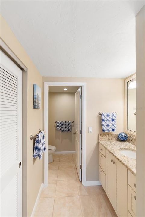 En Venta: $949,900 (2 camas, 2 baños, 1421 Pies cuadrados)