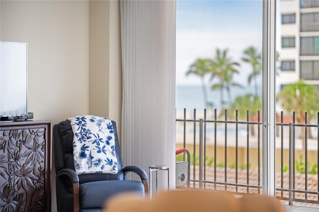 En Venta: $949,900 (2 camas, 2 baños, 1421 Pies cuadrados)