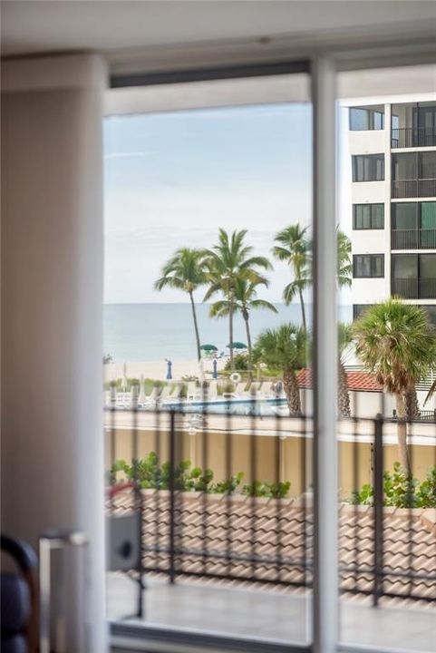 En Venta: $949,900 (2 camas, 2 baños, 1421 Pies cuadrados)