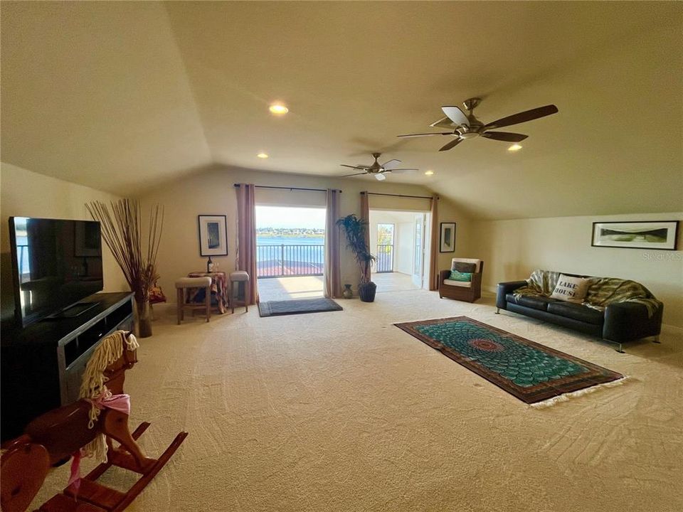 待售: $875,000 (5 贝兹, 4 浴室, 3470 平方英尺)