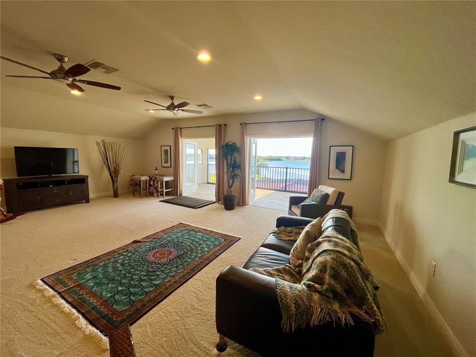 待售: $875,000 (5 贝兹, 4 浴室, 3470 平方英尺)