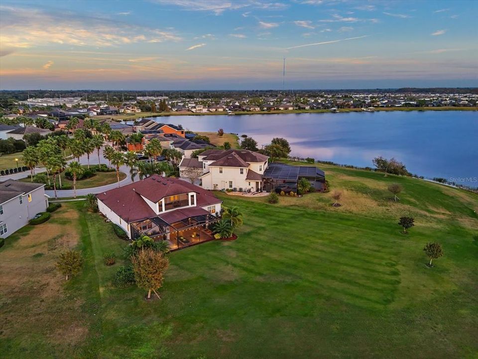 待售: $875,000 (5 贝兹, 4 浴室, 3470 平方英尺)