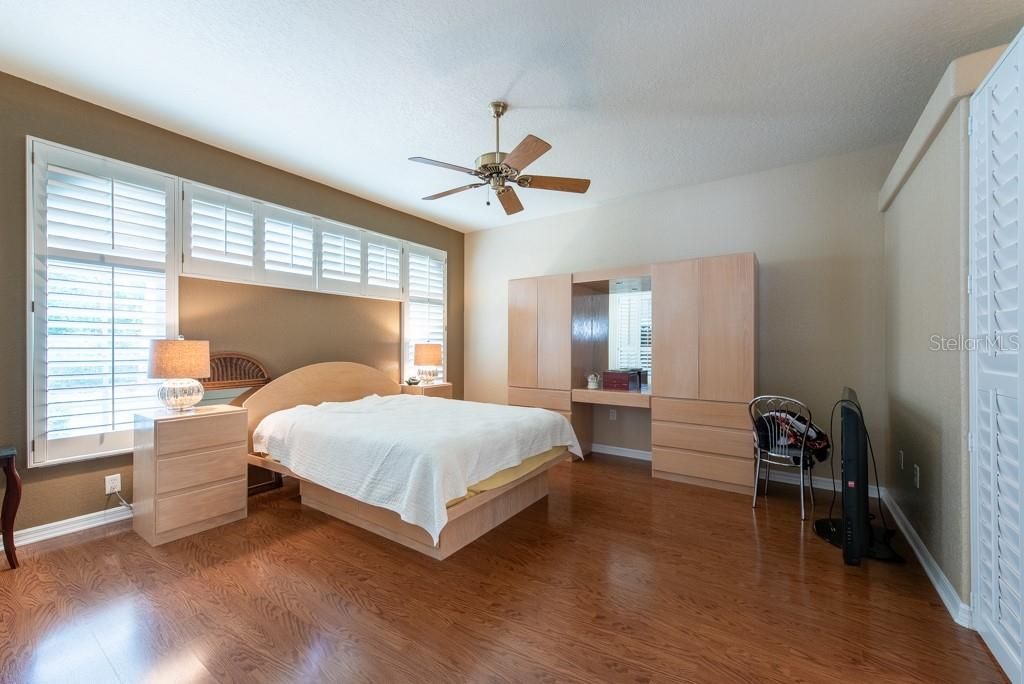 На продажу: $300,000 (3 спален, 2 ванн, 1997 Квадратных фут)