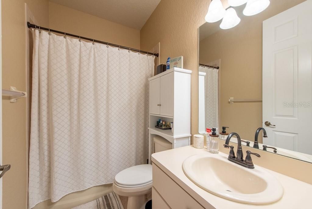 На продажу: $300,000 (3 спален, 2 ванн, 1997 Квадратных фут)