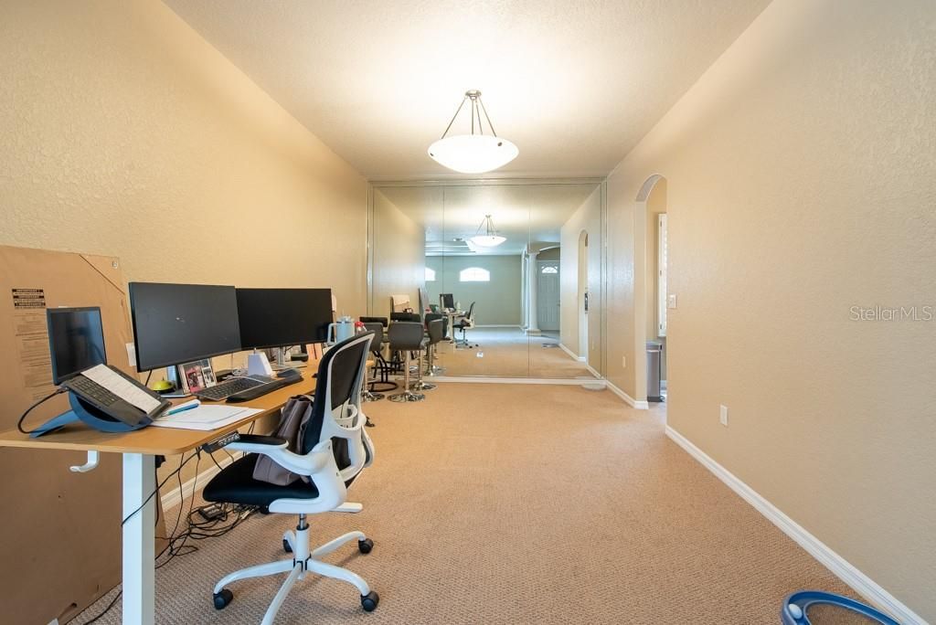 На продажу: $300,000 (3 спален, 2 ванн, 1997 Квадратных фут)