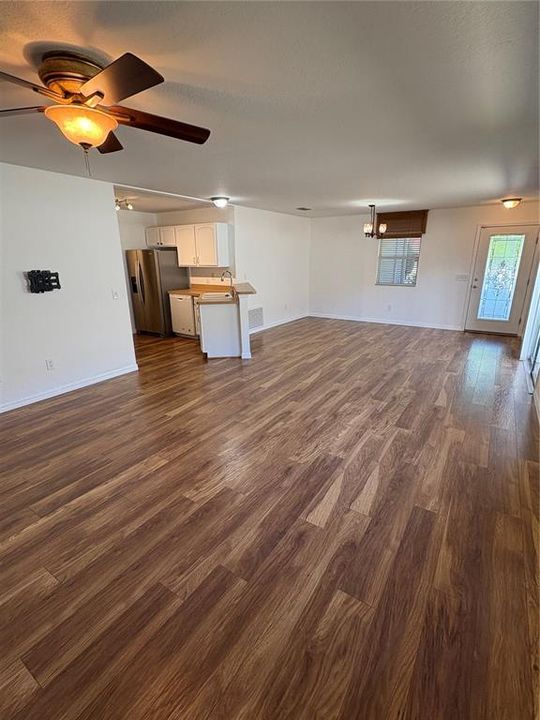 For Sale: $289,900 (2 beds, 2 baths, 1188 Square Feet)