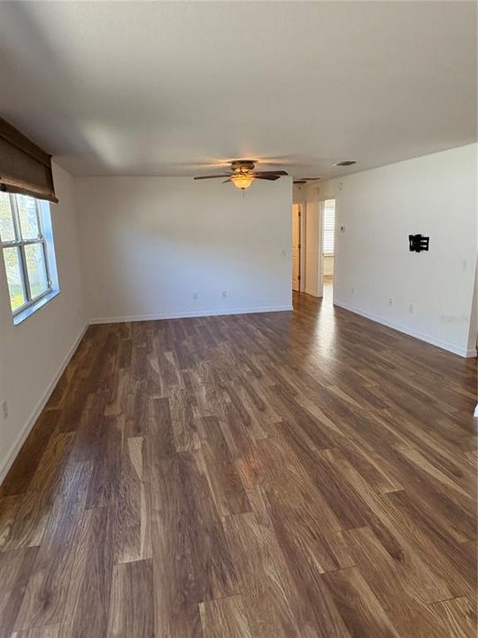 For Sale: $289,900 (2 beds, 2 baths, 1188 Square Feet)