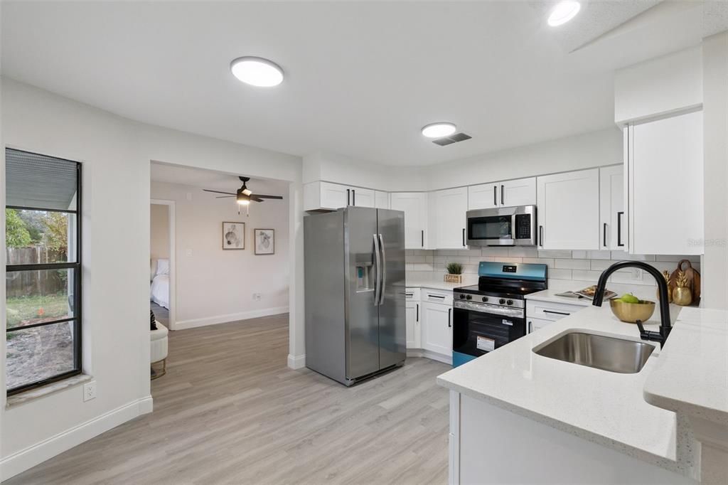 На продажу: $360,000 (3 спален, 2 ванн, 1455 Квадратных фут)