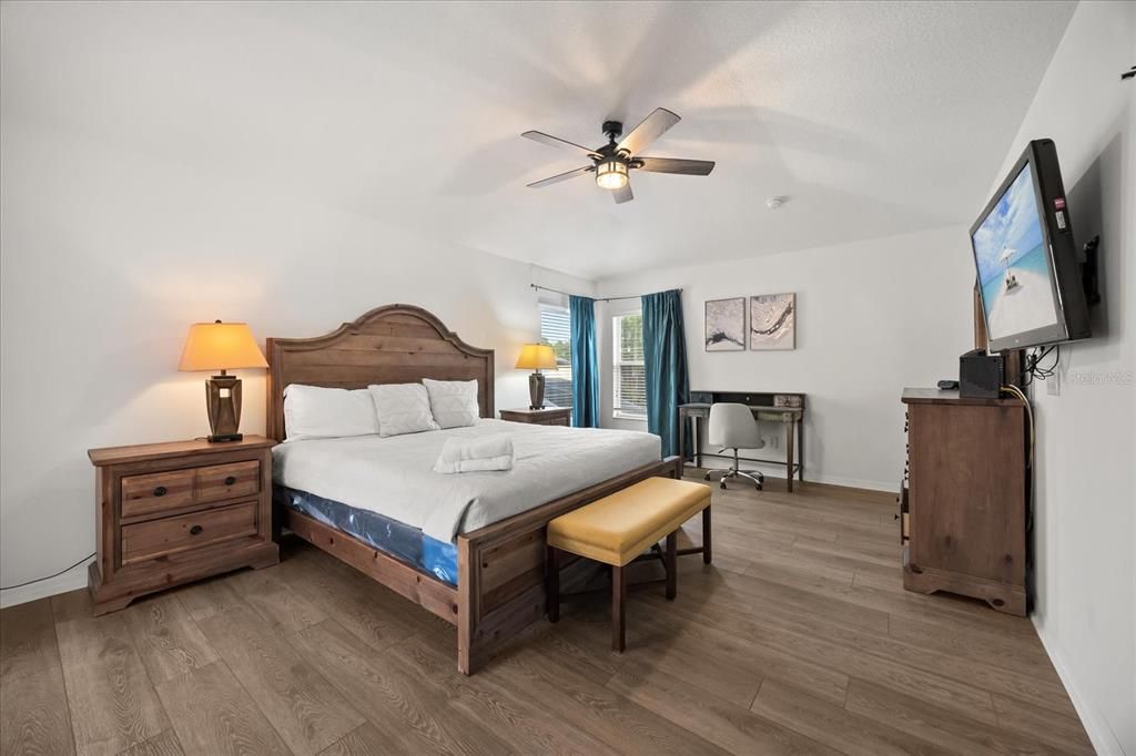 For Sale: $429,000 (4 beds, 3 baths, 2554 Square Feet)