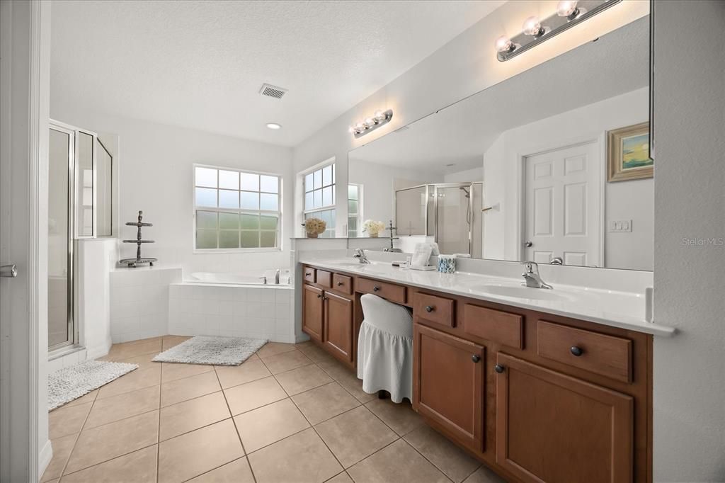 For Sale: $429,000 (4 beds, 3 baths, 2554 Square Feet)