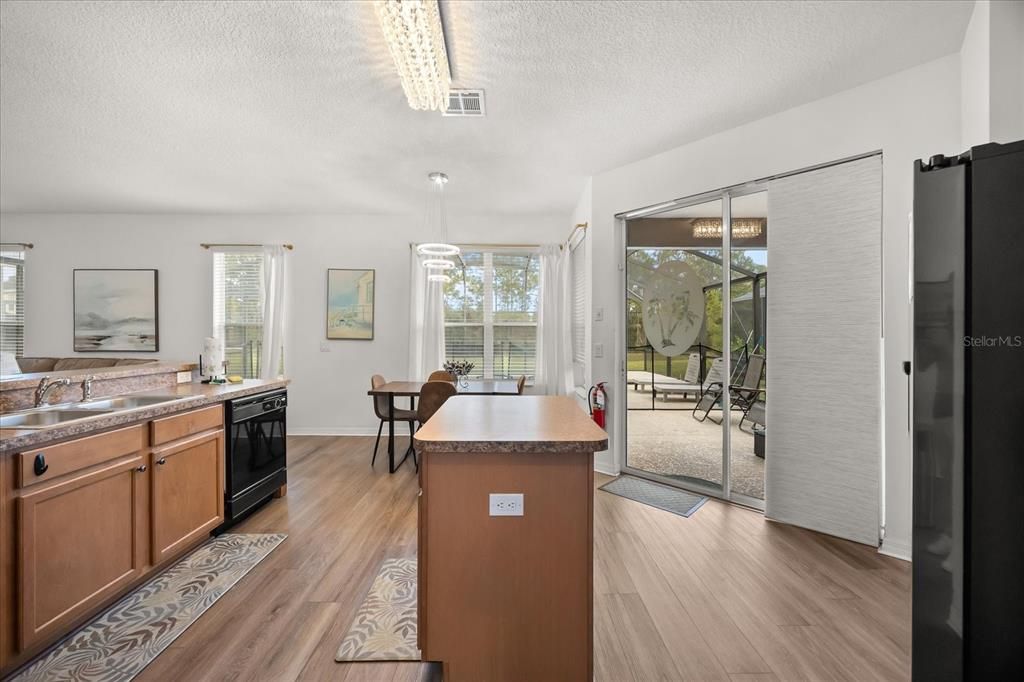 For Sale: $429,000 (4 beds, 3 baths, 2554 Square Feet)