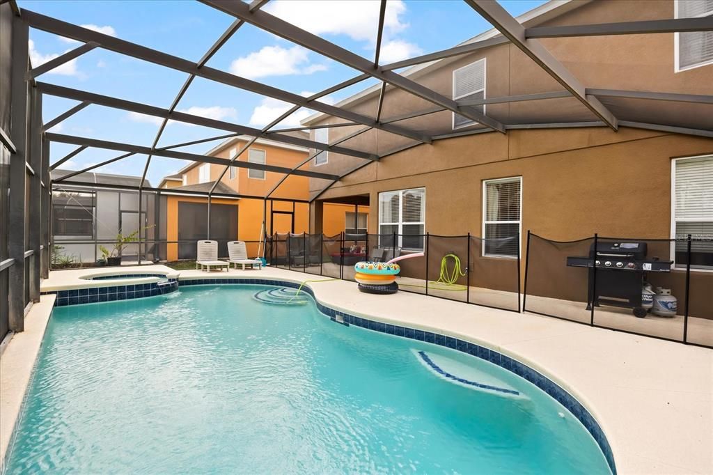 For Sale: $429,000 (4 beds, 3 baths, 2554 Square Feet)