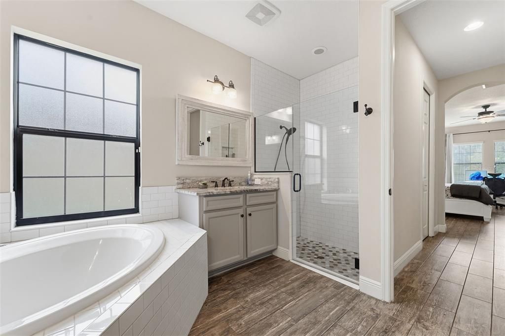 На продажу: $899,900 (4 спален, 4 ванн, 3163 Квадратных фут)