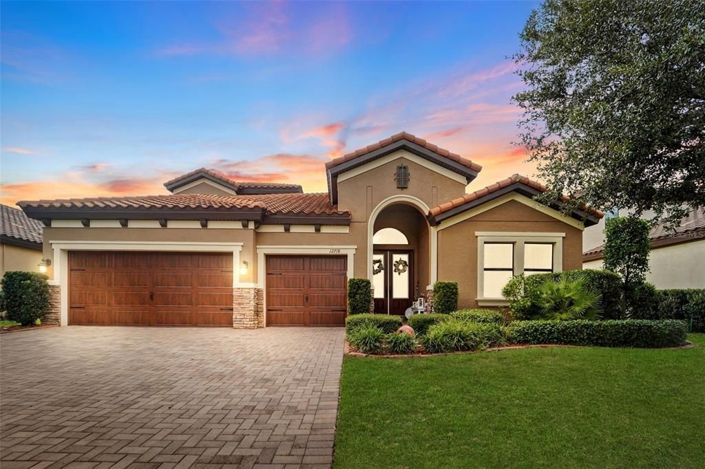 На продажу: $899,900 (4 спален, 4 ванн, 3163 Квадратных фут)