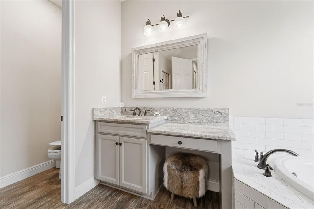 На продажу: $899,900 (4 спален, 4 ванн, 3163 Квадратных фут)