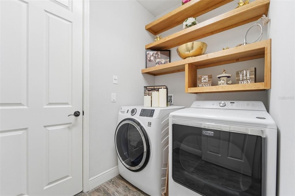 На продажу: $899,900 (4 спален, 4 ванн, 3163 Квадратных фут)