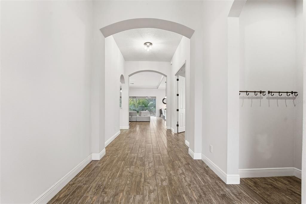 На продажу: $899,900 (4 спален, 4 ванн, 3163 Квадратных фут)