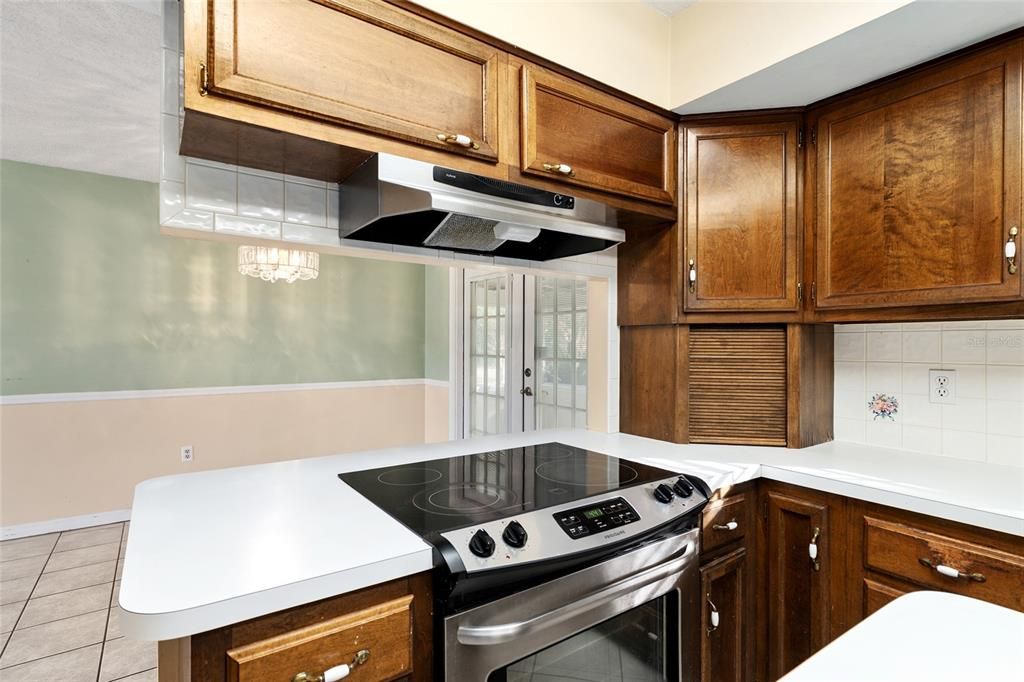 For Sale: $290,000 (3 beds, 2 baths, 1588 Square Feet)