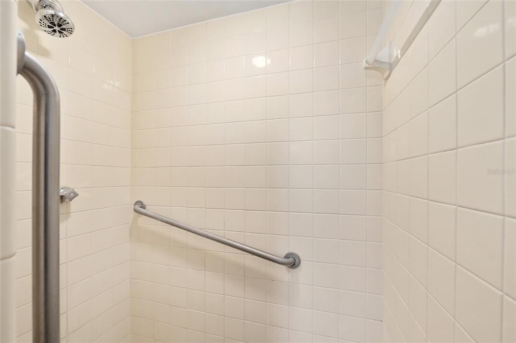 For Sale: $290,000 (3 beds, 2 baths, 1588 Square Feet)