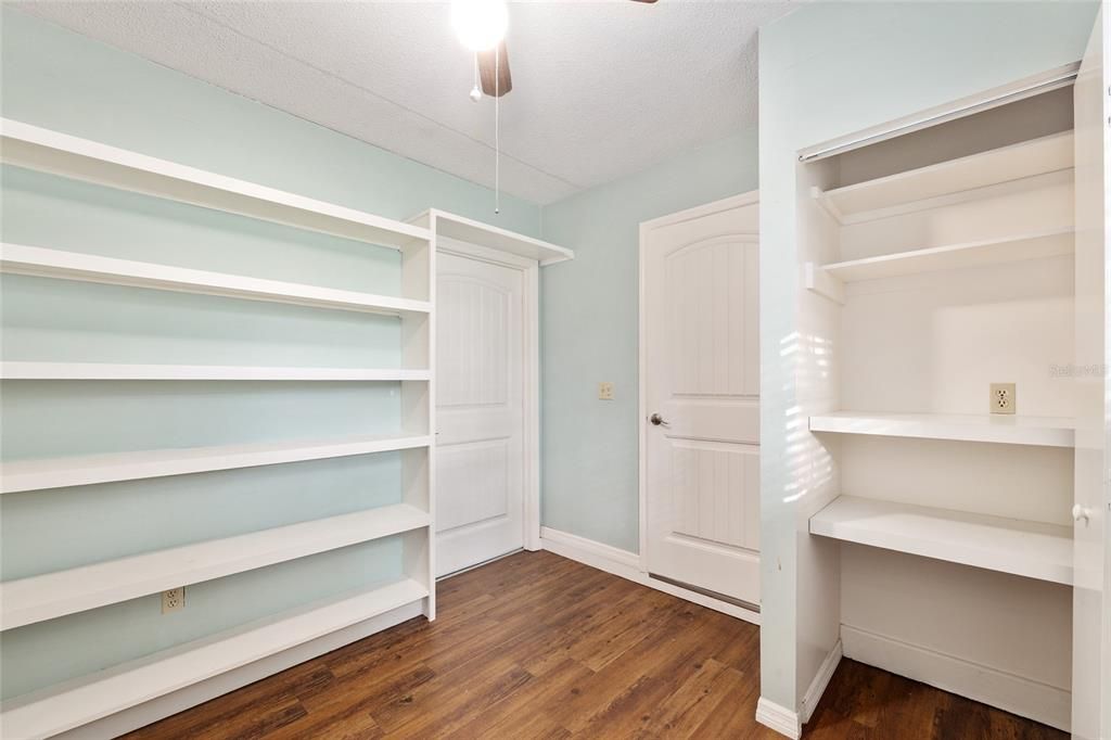 For Sale: $290,000 (3 beds, 2 baths, 1588 Square Feet)