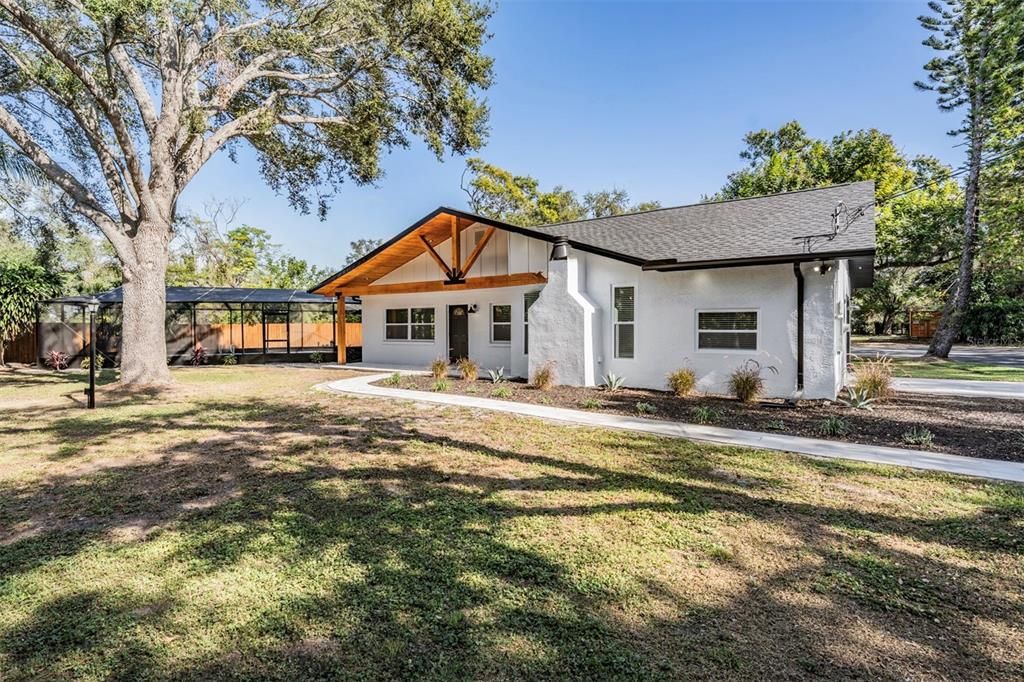 For Sale: $950,000 (4 beds, 2 baths, 1974 Square Feet)