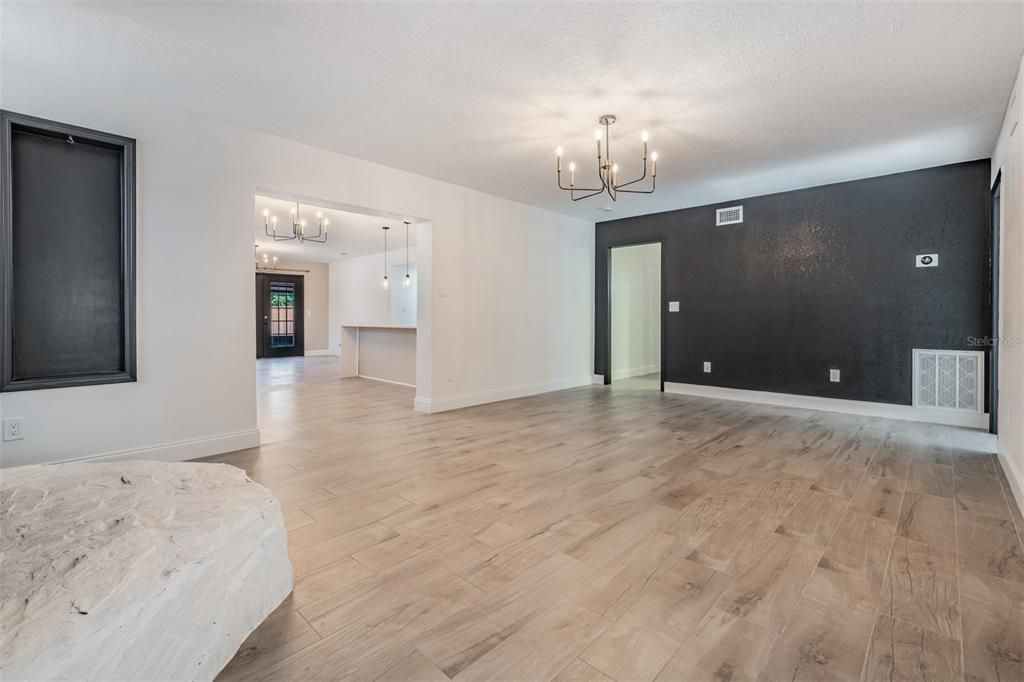 For Sale: $950,000 (4 beds, 2 baths, 1974 Square Feet)