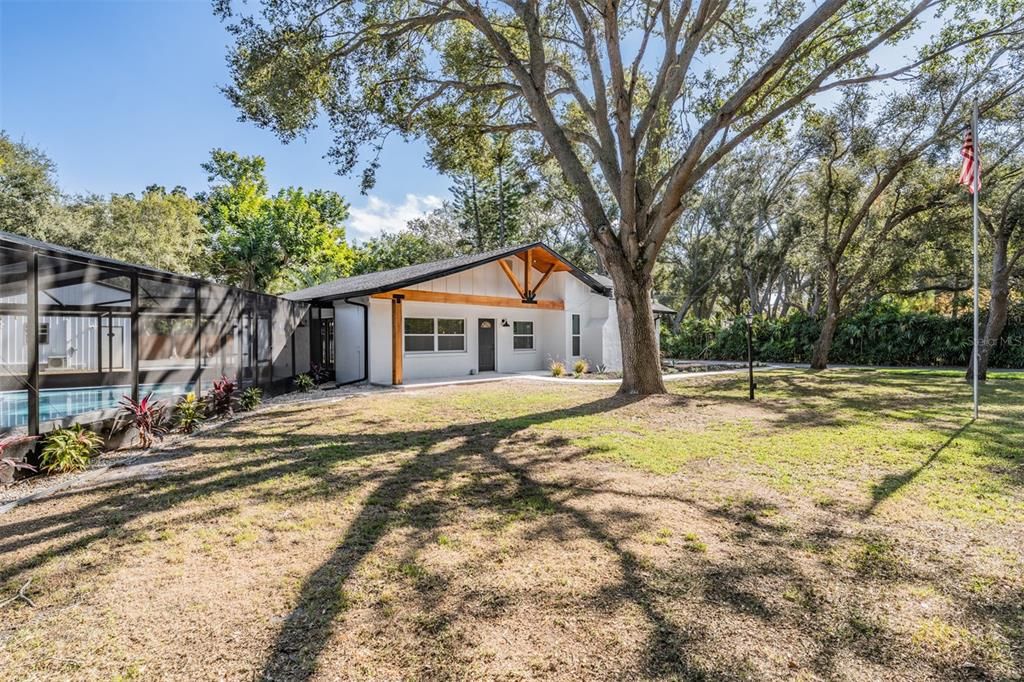 For Sale: $950,000 (4 beds, 2 baths, 1974 Square Feet)