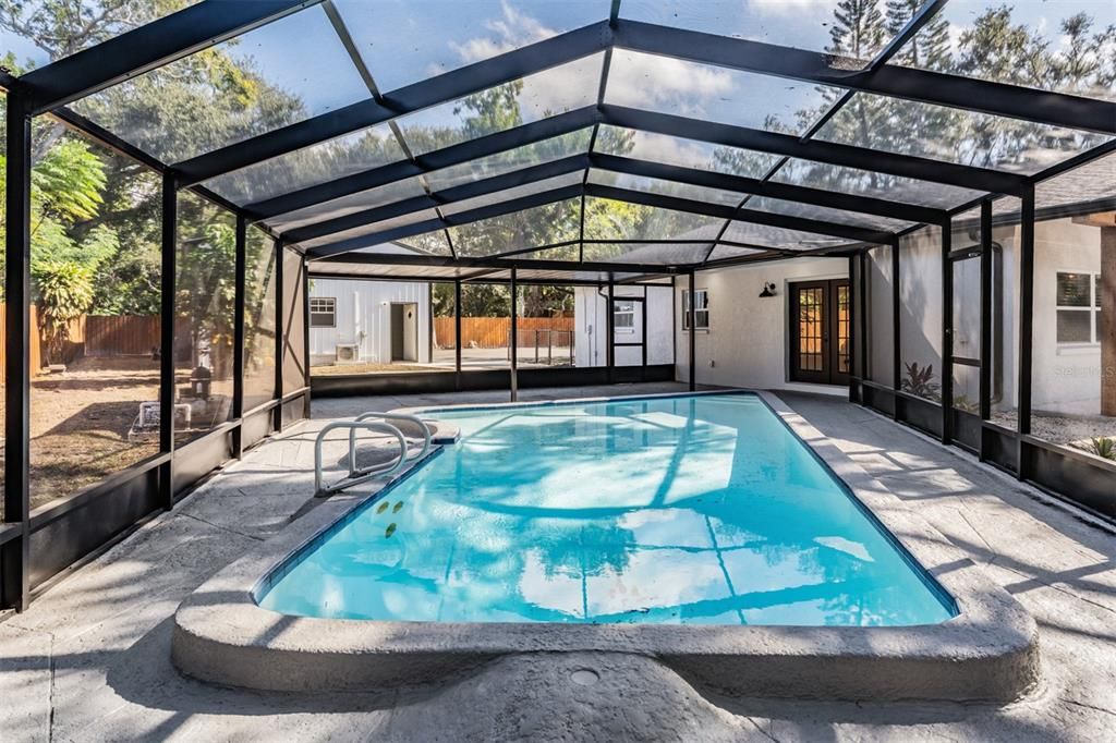 For Sale: $950,000 (4 beds, 2 baths, 1974 Square Feet)