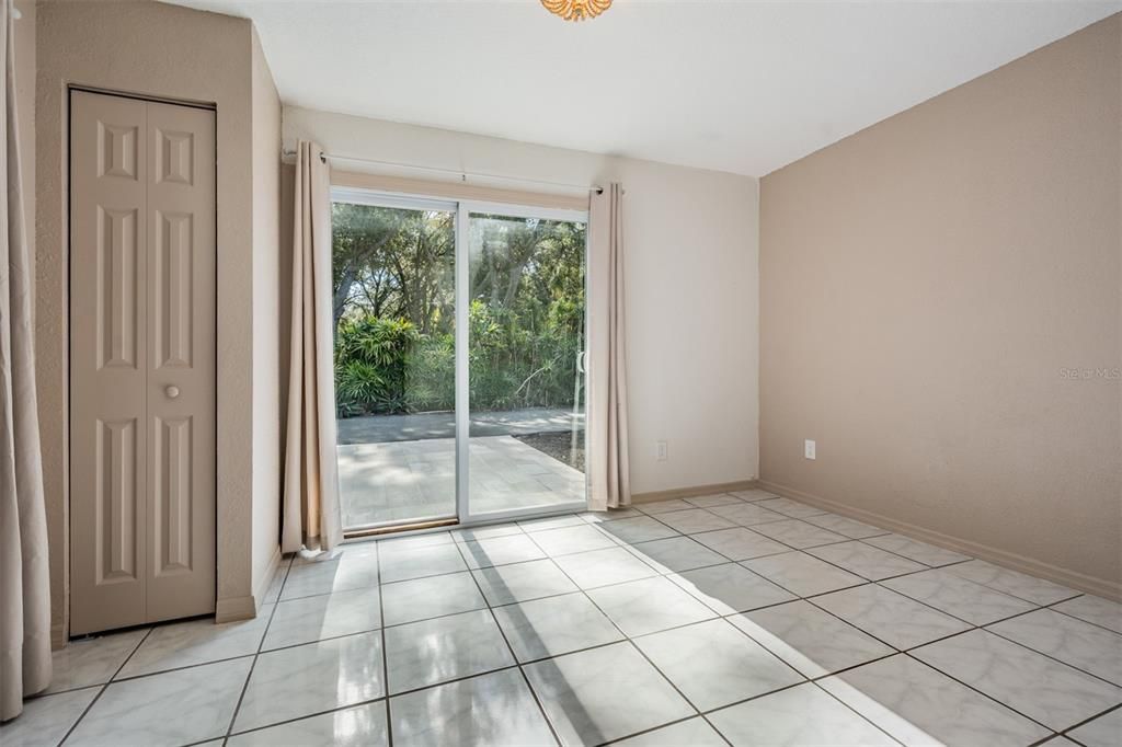 For Sale: $950,000 (4 beds, 2 baths, 1974 Square Feet)