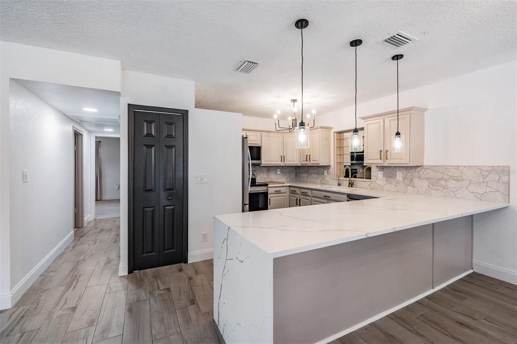 For Sale: $950,000 (4 beds, 2 baths, 1974 Square Feet)