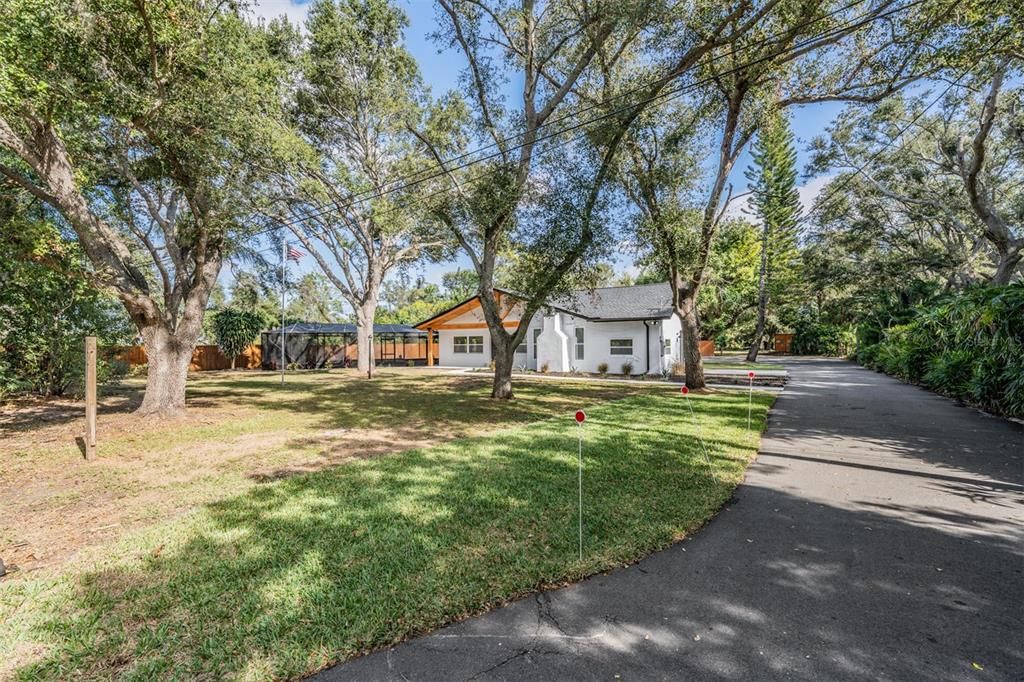 For Sale: $950,000 (4 beds, 2 baths, 1974 Square Feet)