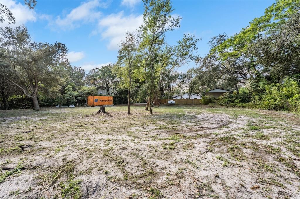 For Sale: $950,000 (4 beds, 2 baths, 1974 Square Feet)